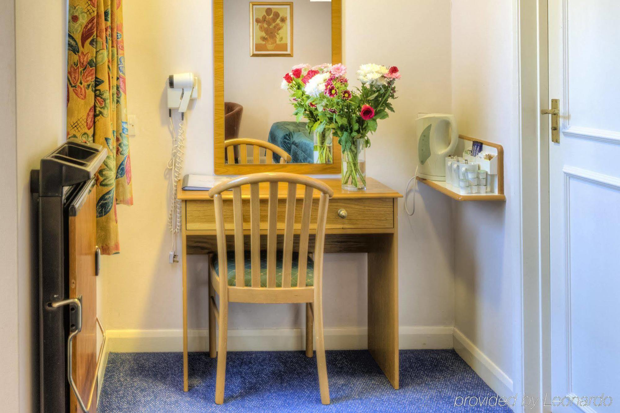 Flexistay Reading West Aparthotel - With Communal Kitchen Use Extérieur photo