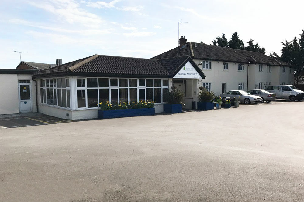 Flexistay Reading West Aparthotel - With Communal Kitchen Use Extérieur photo